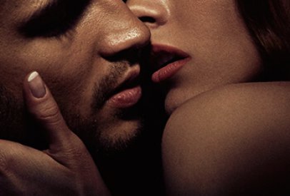 LAS MUJERES VALORAN LOS BESOS LAS MUJERES VALORAN LOS BESOS